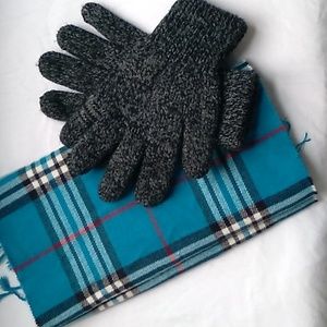 SOLD💥FREE Scarf & Gloves Set with pants purchase 🌨  ❄